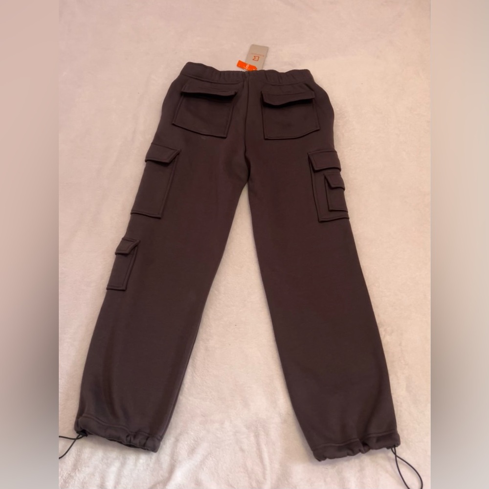 Woman’s cargo sweat pants dark grey medium tag on